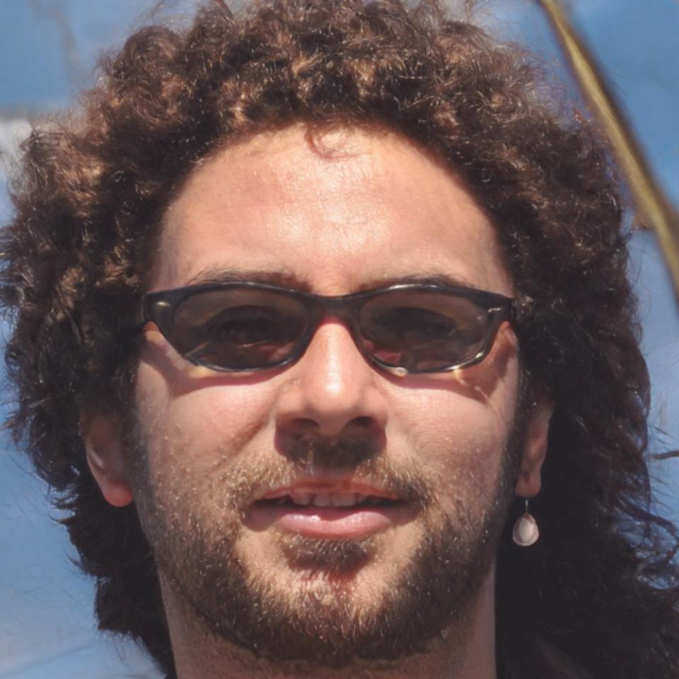 Lennart Wegener analysiert Finanzdaten am Computer