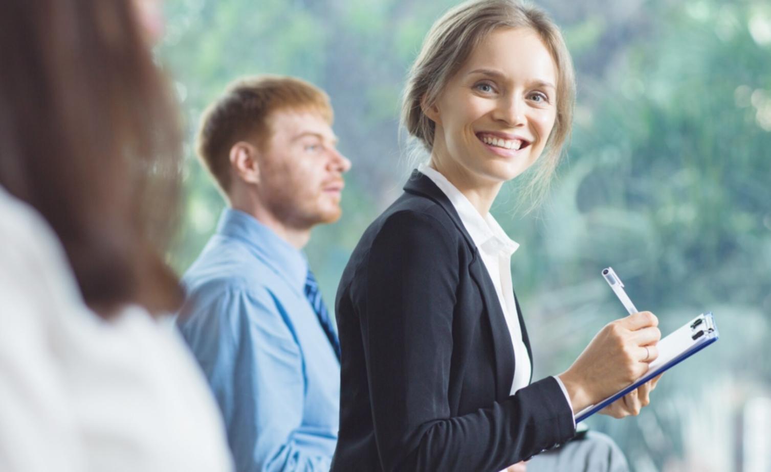 Finanzmarktanalyse und Trendbeobachtung