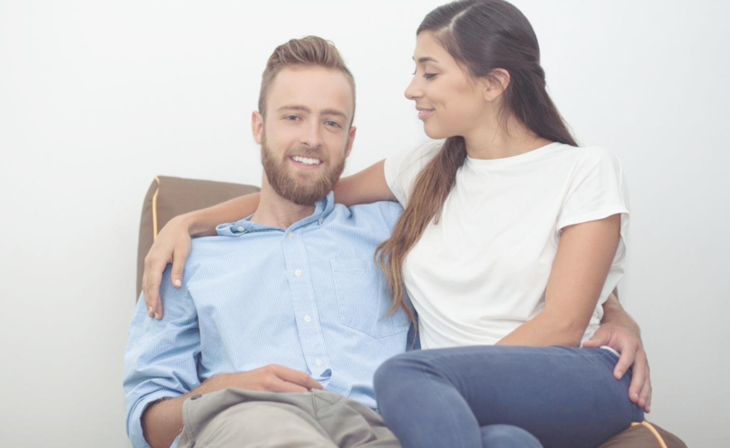 Studierende bei der praktischen Anwendung von Finanzanalyse-Tools